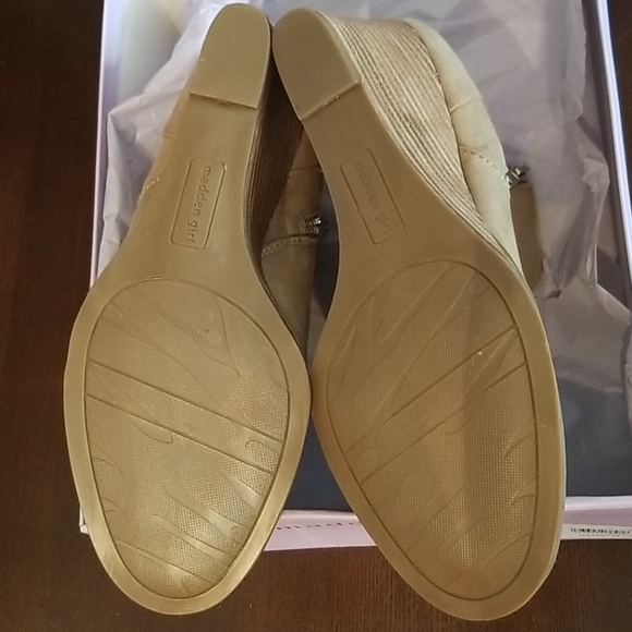 Madden Girl Gatess tan wedge booties - Picture 8 of 8